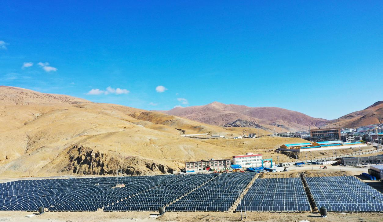 Centralized solar heating project in Shigatse